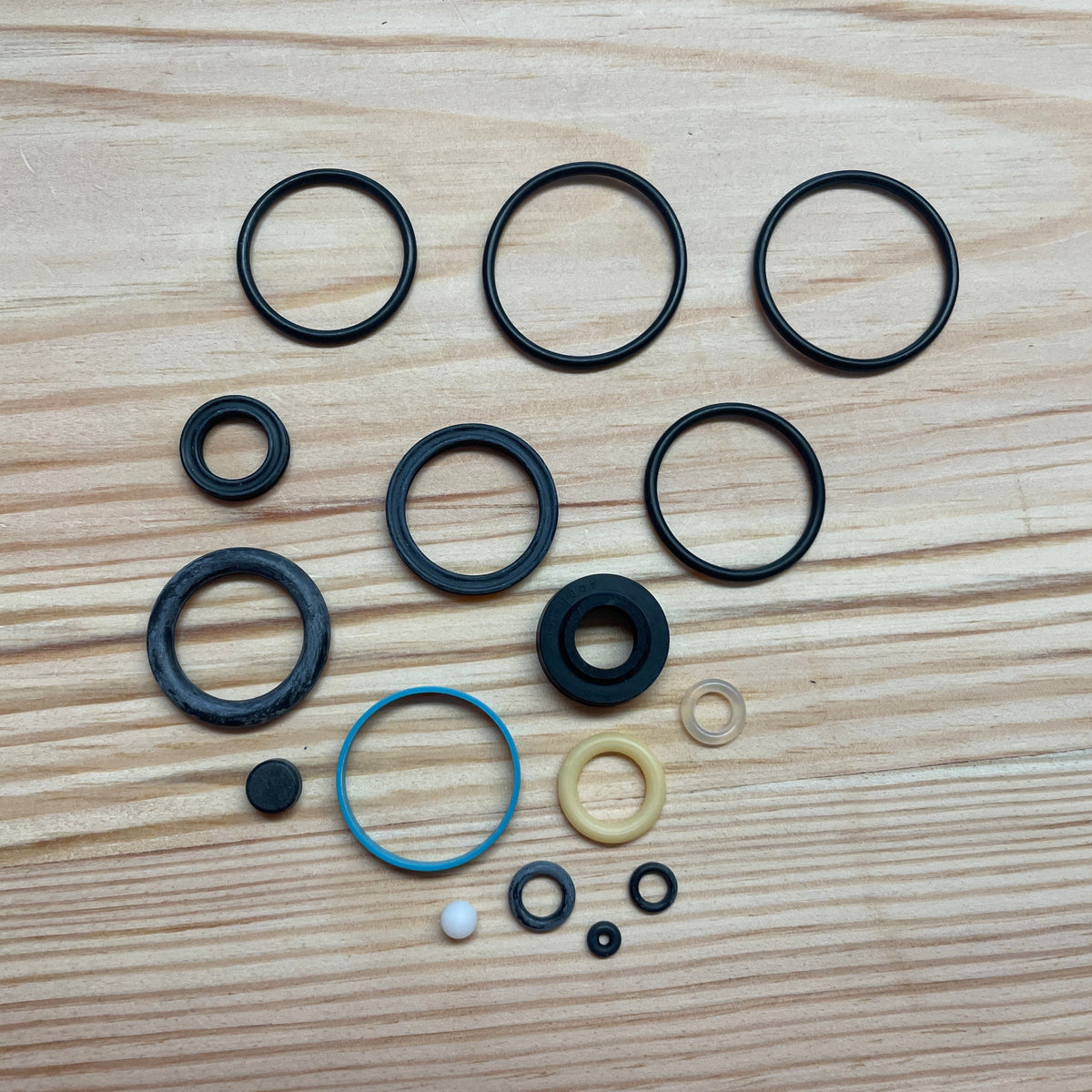 FOX Vanilla / Vanilla R Damper Rebuild Seal Kit – 803-00-028-C