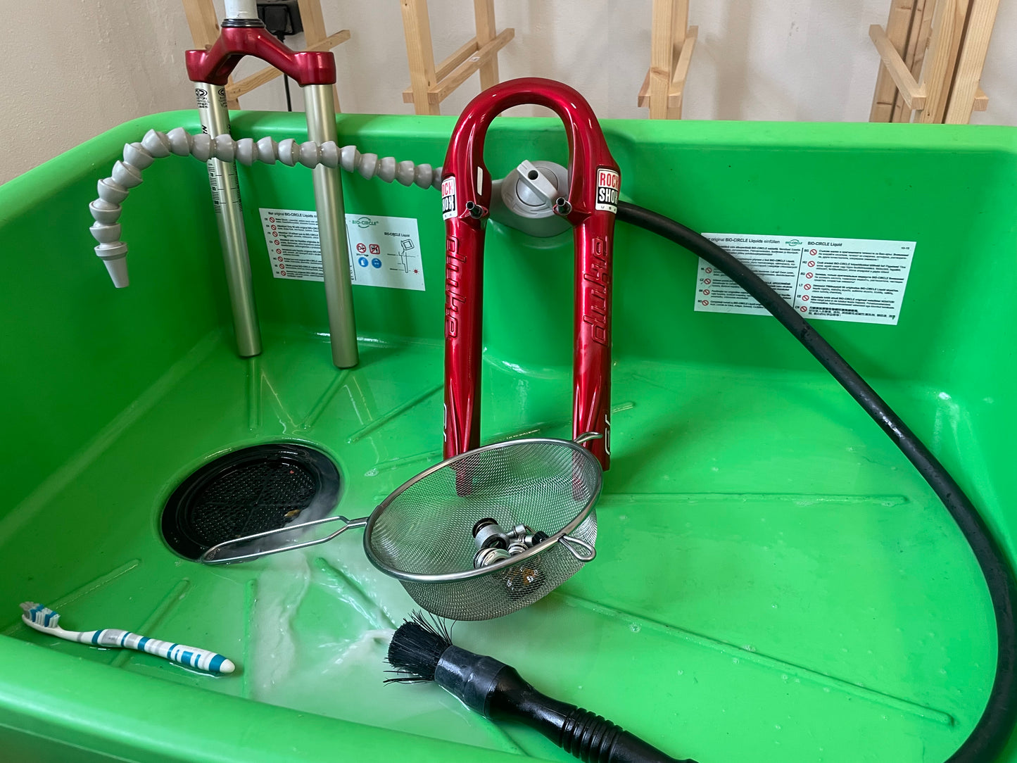 Rock Shox Racing Fork Service: Expert Maintenance for Peak Performance