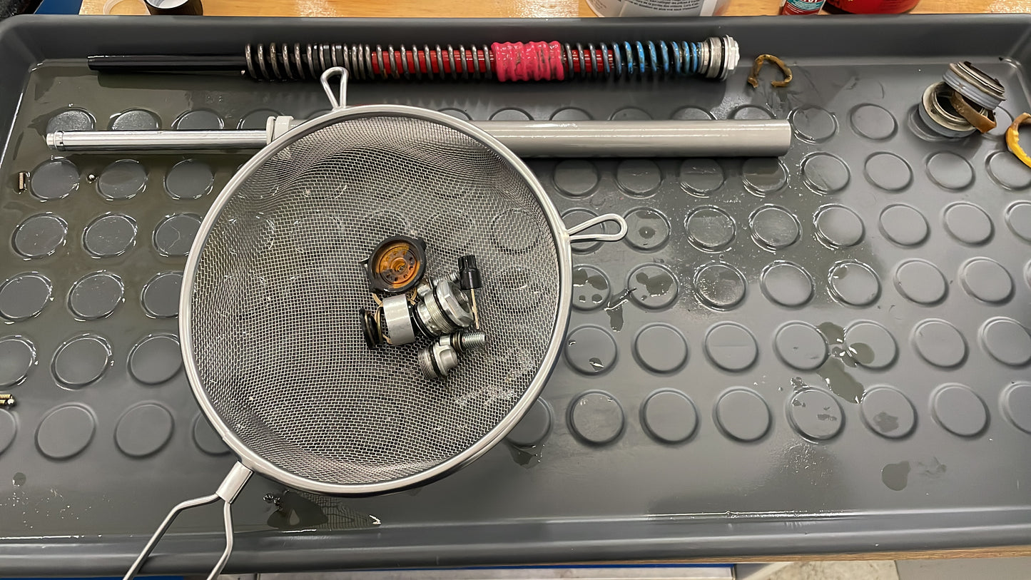 Rock Shox Racing Fork Service: Expert Maintenance for Peak Performance