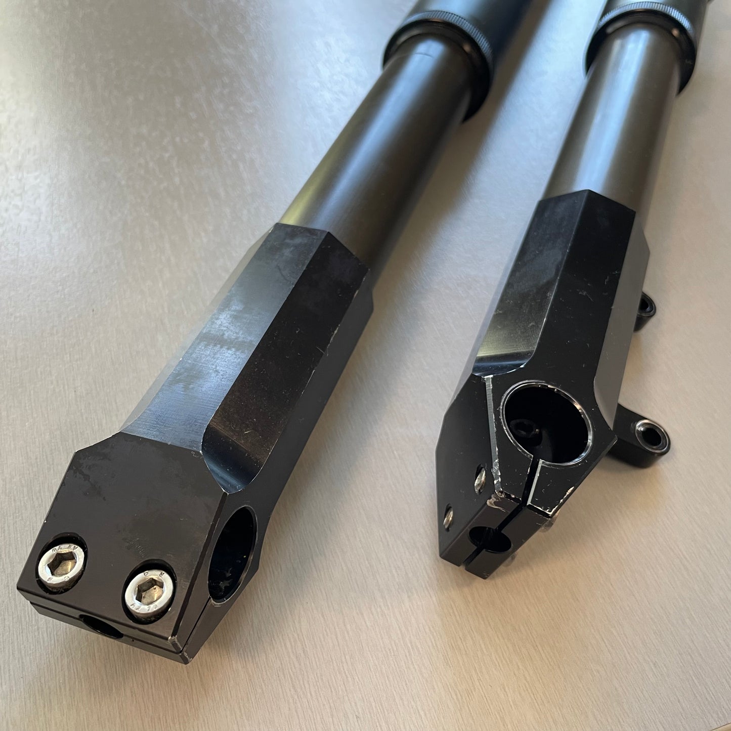 Maintenance of Votec up site down suspension fork with elastomers, seals and bushings
